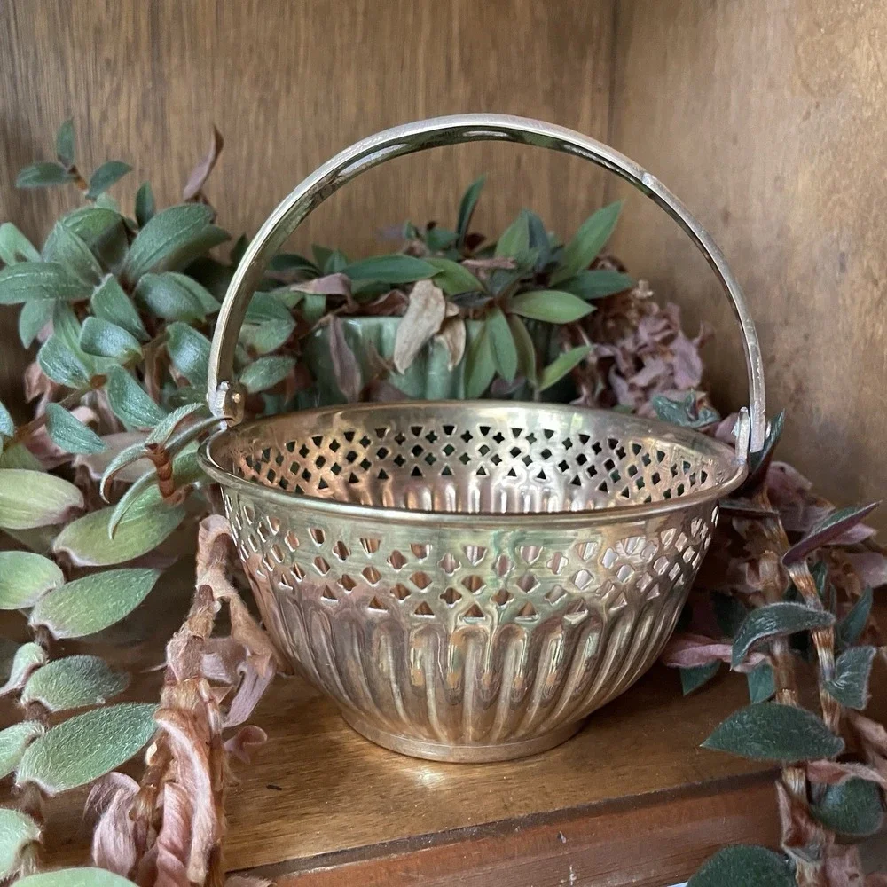 Vintage Cottagecore Brass Basket With Moveable Handle‎ Round With Cut Out Design